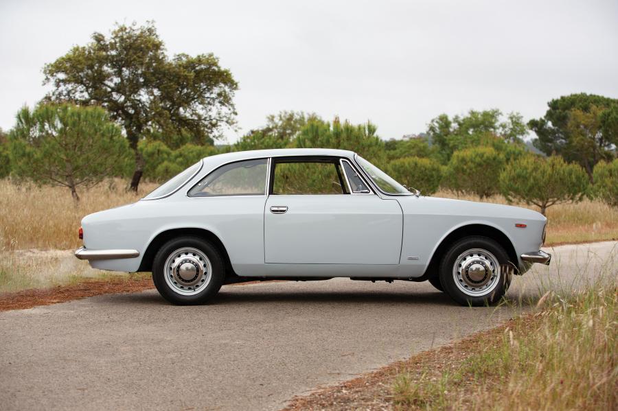  Alfa Romeo GT 1300 Junior (105) 1968 года  (фото 10 из 12)